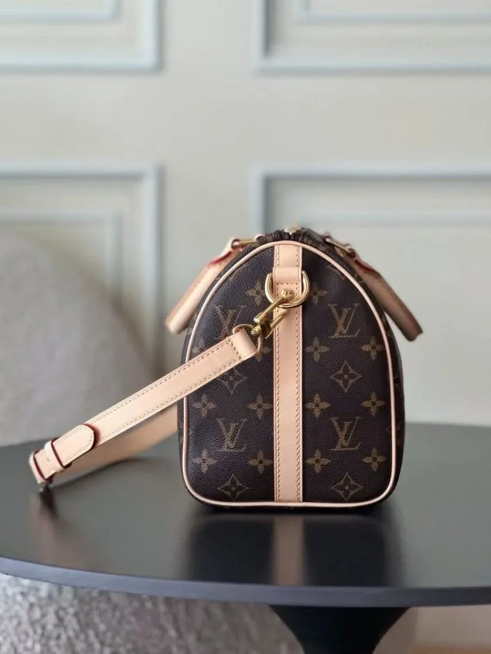 Classic Louis Vuitton Bag: A Stylish and Versatile Choice for Elegance